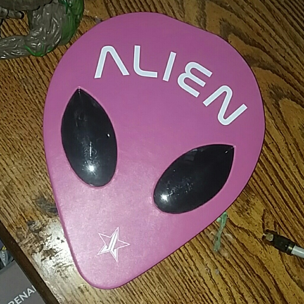 Jeffree Star Alien Palette